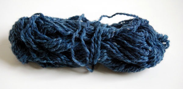 aarlan royal-tweed wool leftover scrap yarn in navy blue