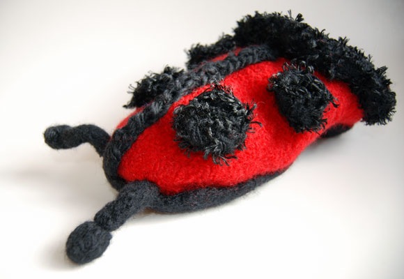 felted ladybug fiber trend clogs in red black wool yarn with knitting crochet ornaments decorations antennae dots