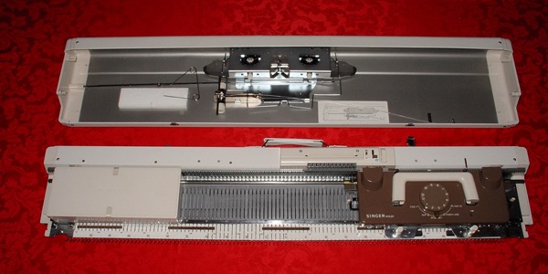 how to set up a knitting machine open case place lid back