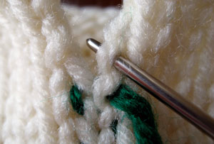 knitted-vertical-woven-seam-down-through-right-knot