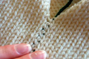 vertical-woven-seam-knit-side